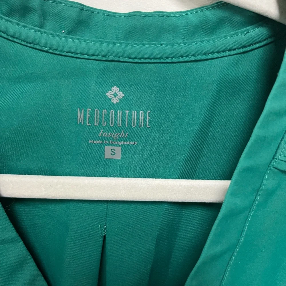 Med Couture Women's Teal Short Sleeve Top - Picture 2 of 5